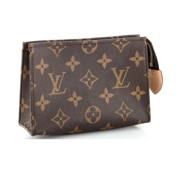 Louis Vuitton Canvas Monogram Pouch Toiletry 15 - Picture 1 of 9
